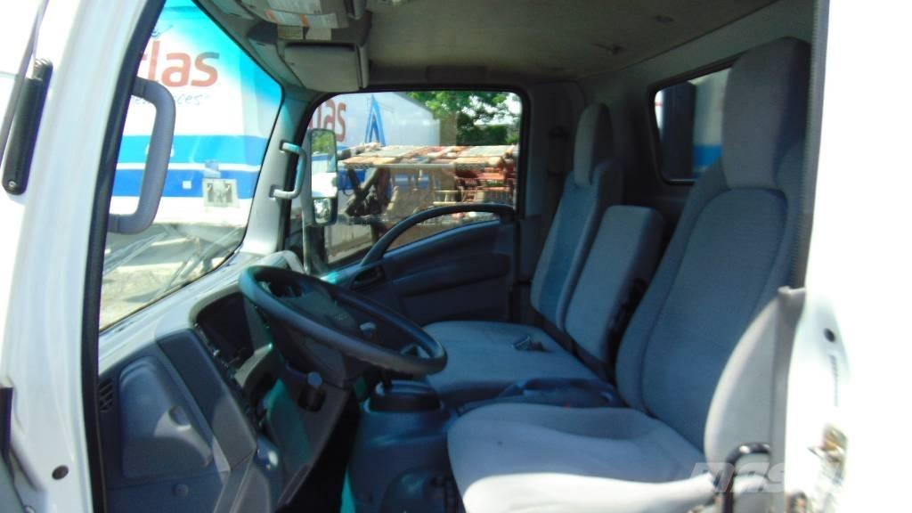 Isuzu NRR Platós / Ponyvás teherautók