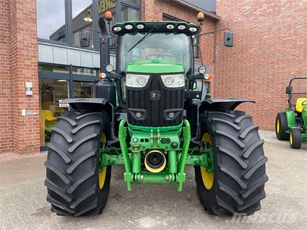 John Deere 6215R Traktorok