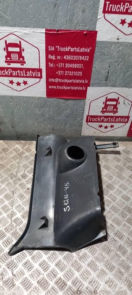 Scania R 440  1442653 Vezetőfülke és belső tartozékok