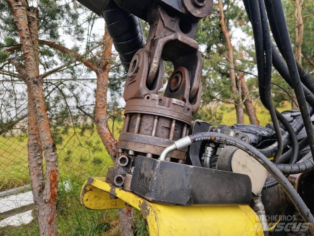 John Deere 1270 D Betakarítók