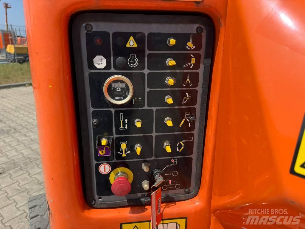 JLG E400AJPN Karos emelők