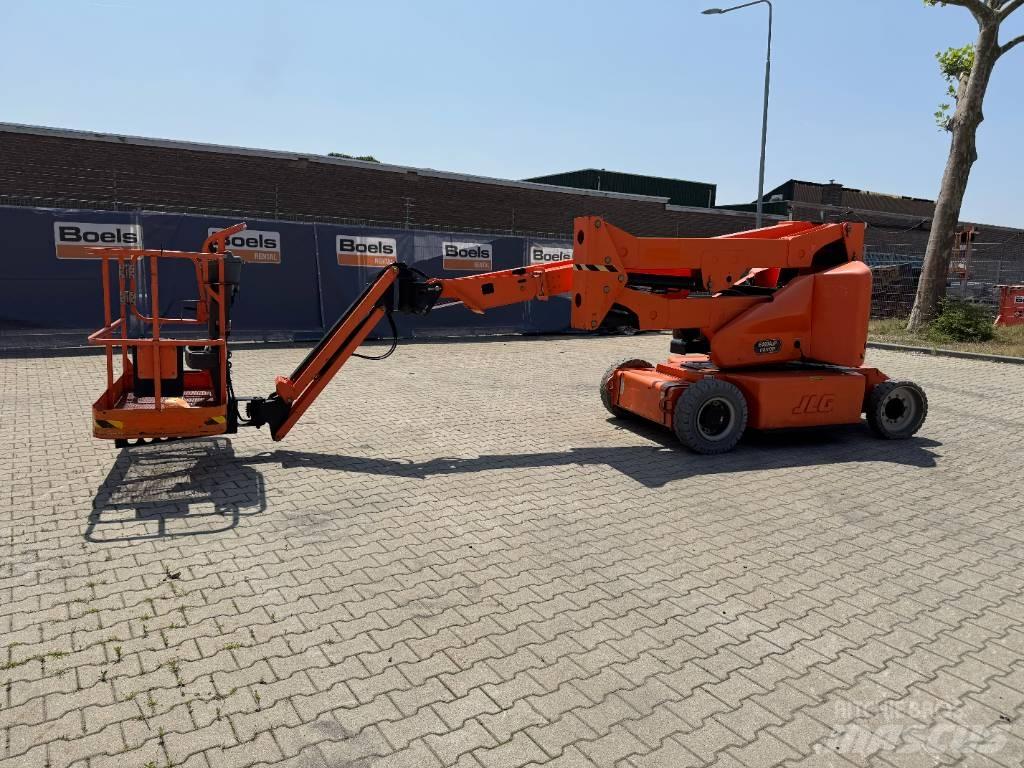 JLG E400AJPN Karos emelők