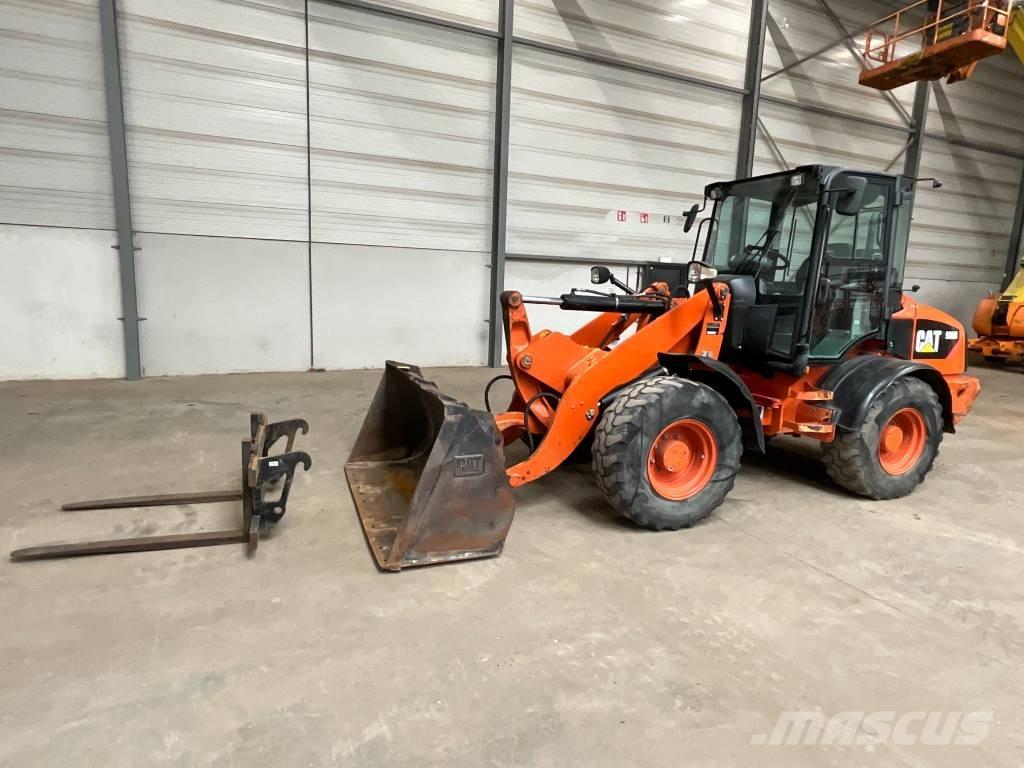 CAT 908 H Gumikerekes homlokrakodók