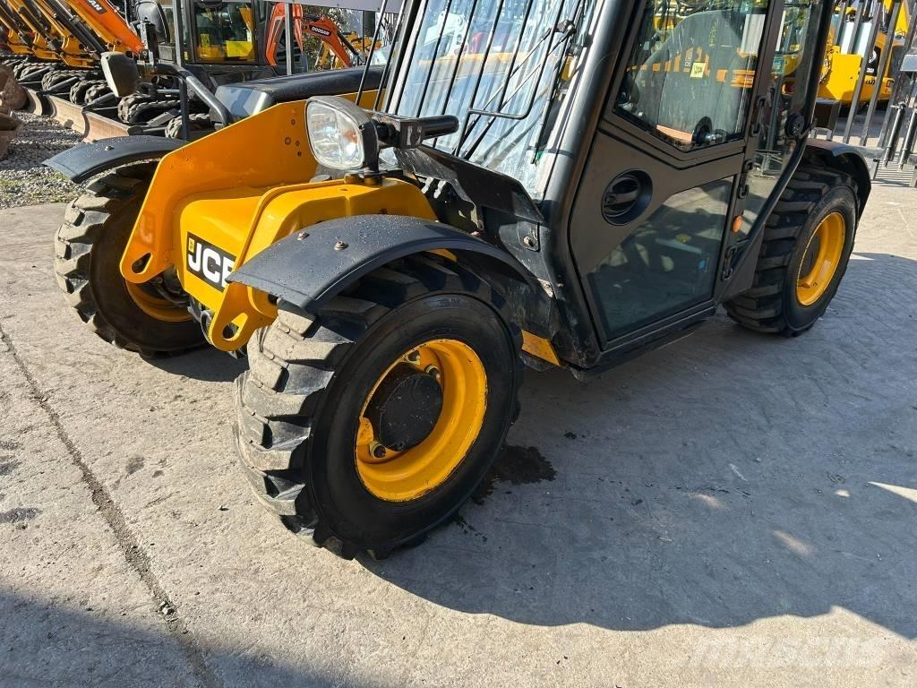 JCB 525-60 Teleszkópos rakodók
