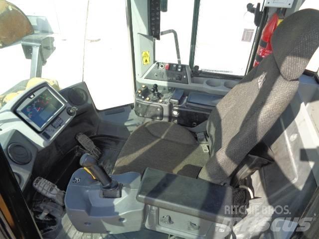 CAT 972 MXE Gumikerekes homlokrakodók