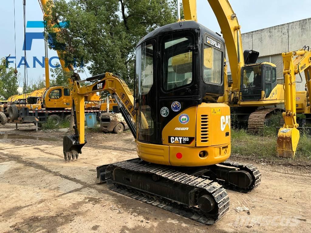 CAT 303 CR Mini kotrók < 7t