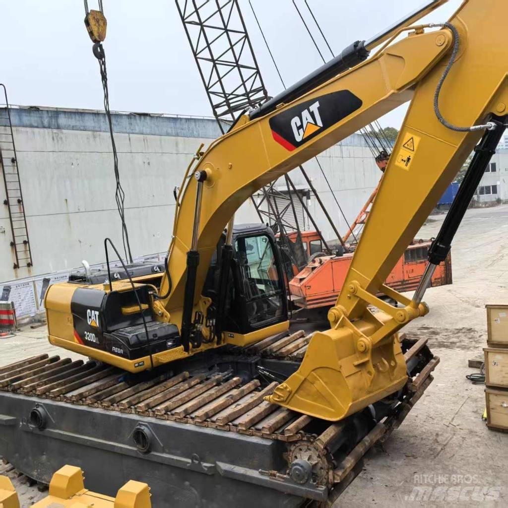 CAT 320 D Kétéltű markolók