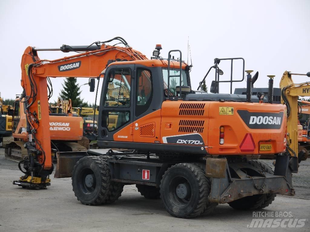 Doosan DX 170 W-5 Gumikerekes kotrók