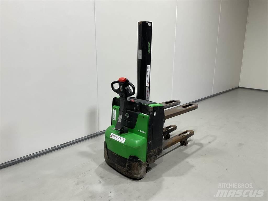 Cesab S208L Elektromos gyalogkíséretű targoncák
