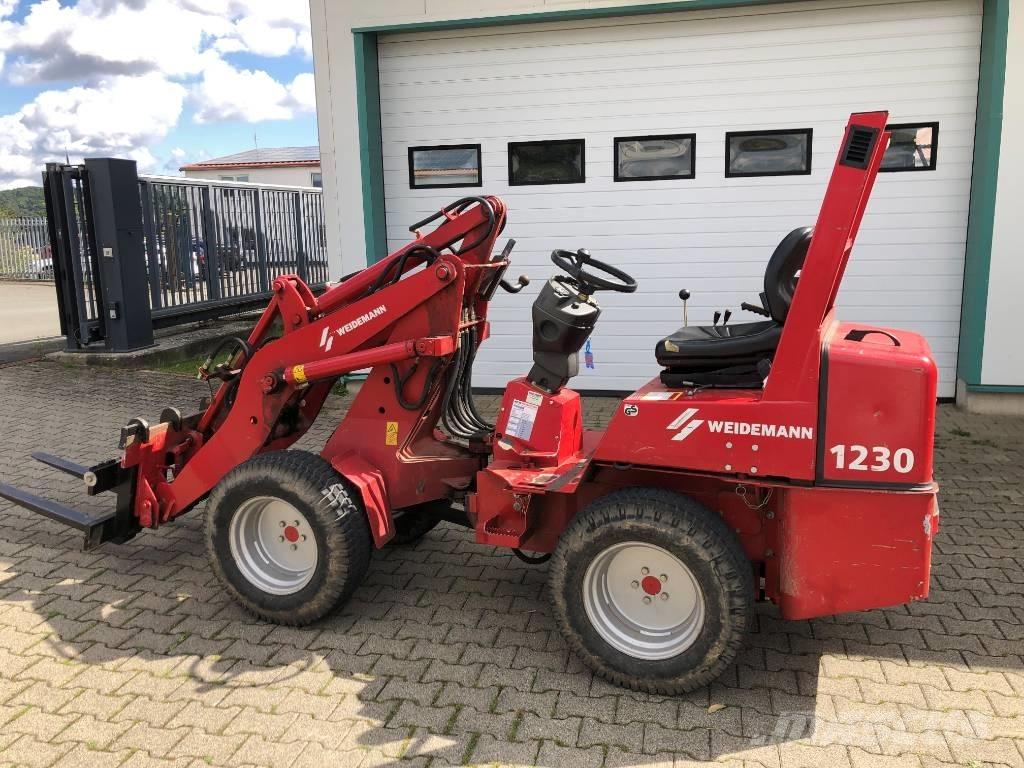 Weidemann 1230 Gumikerekes homlokrakodók