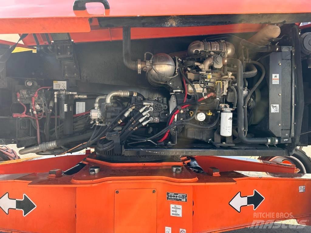 JLG 1500AJP Karos emelők