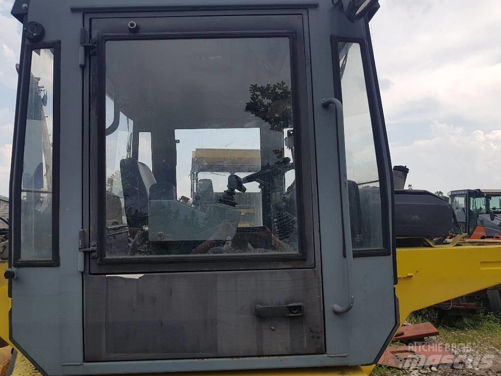 Bomag BW 184 AD Vezetőfülke és belső tartozékok
