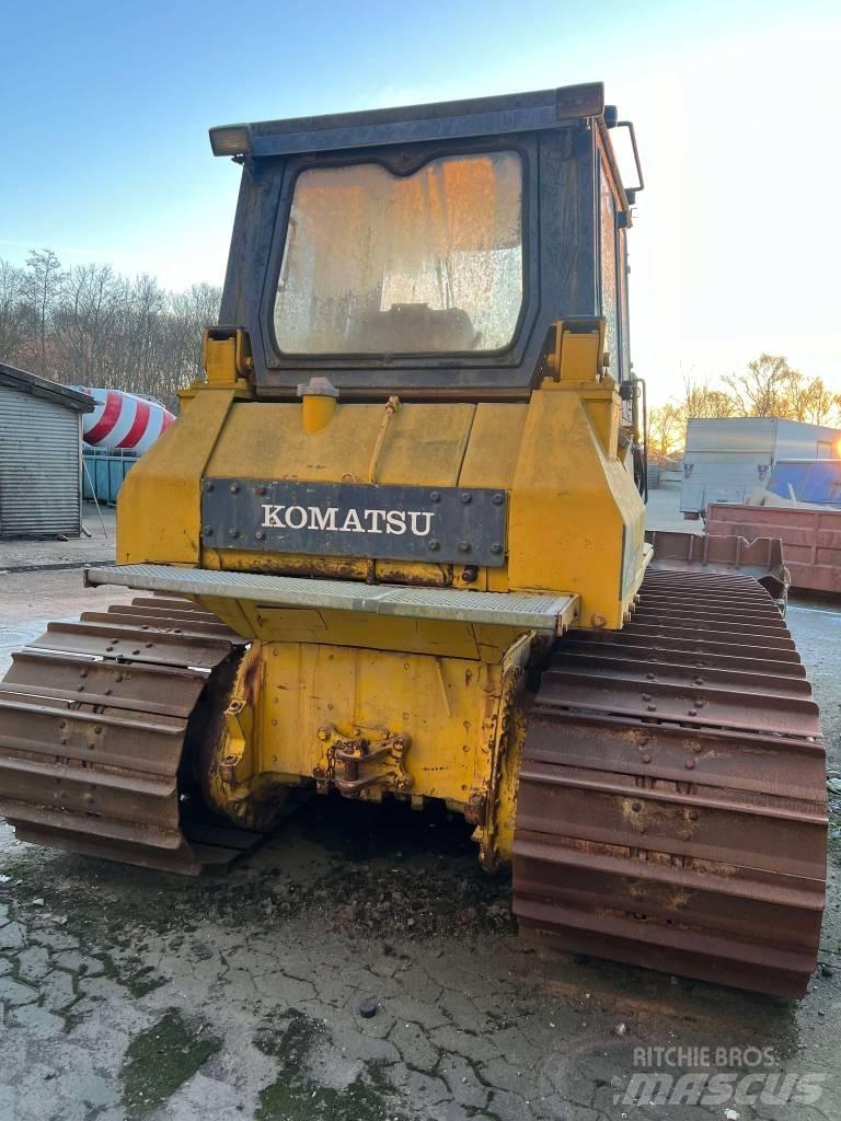 Komatsu D 65 P lánctalpas dózerek