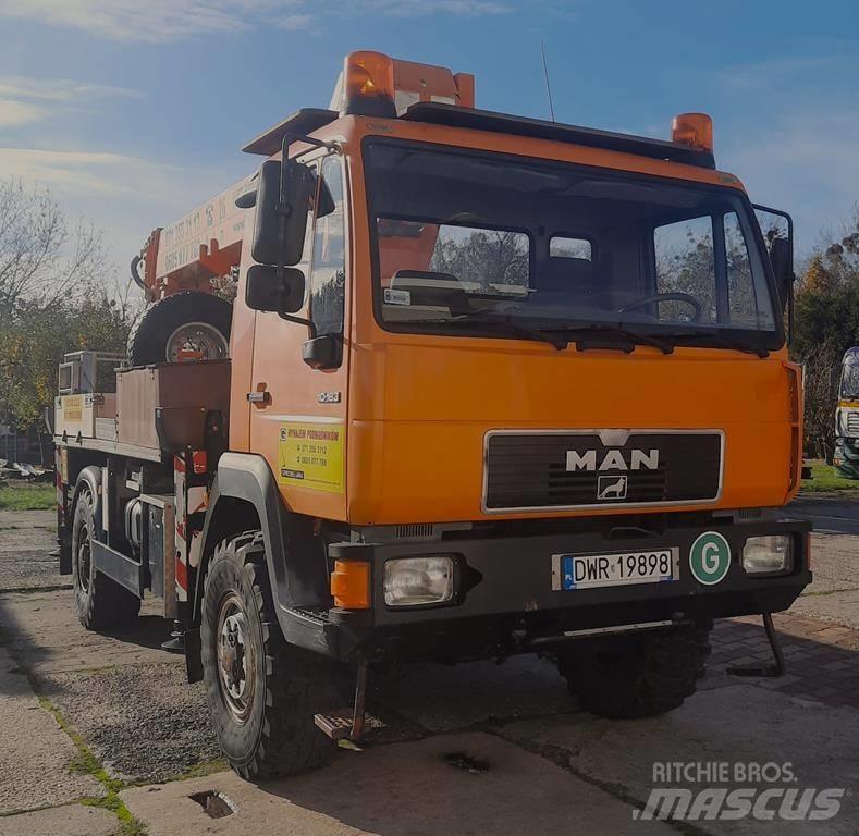 Wumag WT 260 Teherautóra szerelt emelők és állványok