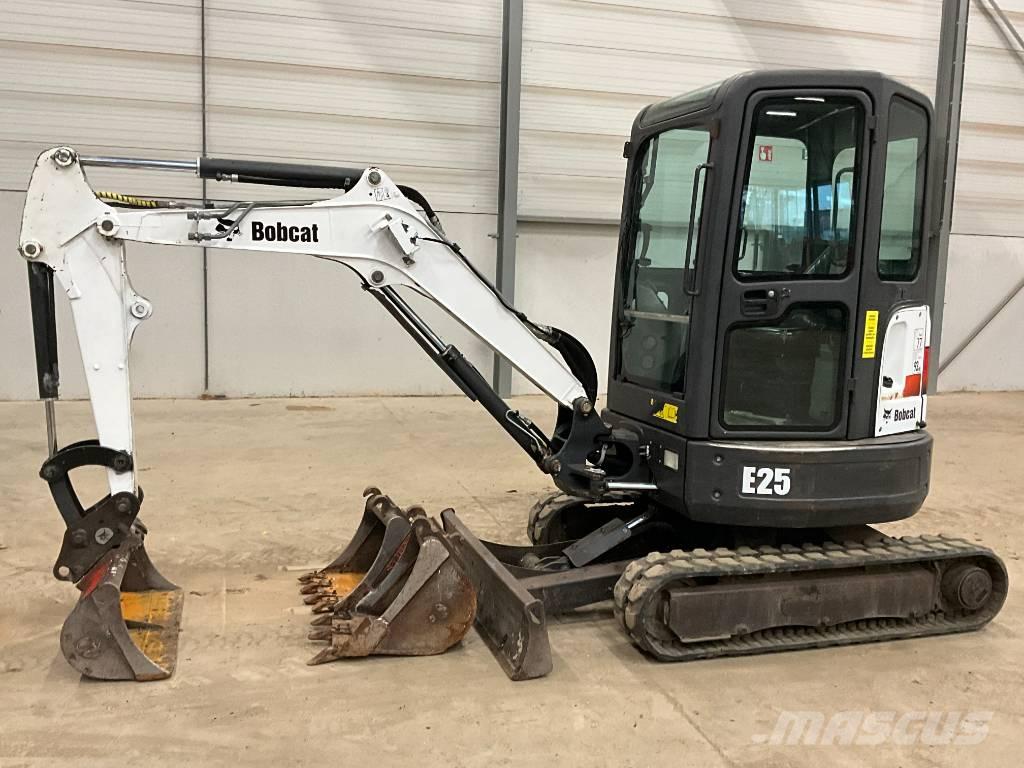 Bobcat E 25 Mini kotrók < 7t