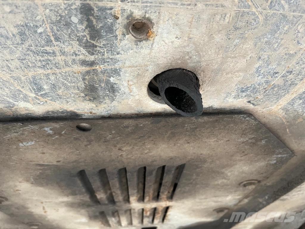 Hitachi ZX 300 LCN-7 lánctalpas dózerek