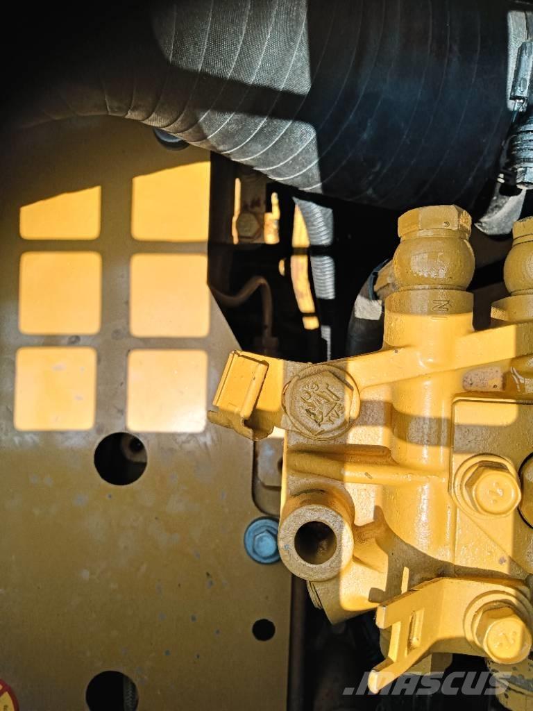 CAT 320 D Lánctalpas kotrók