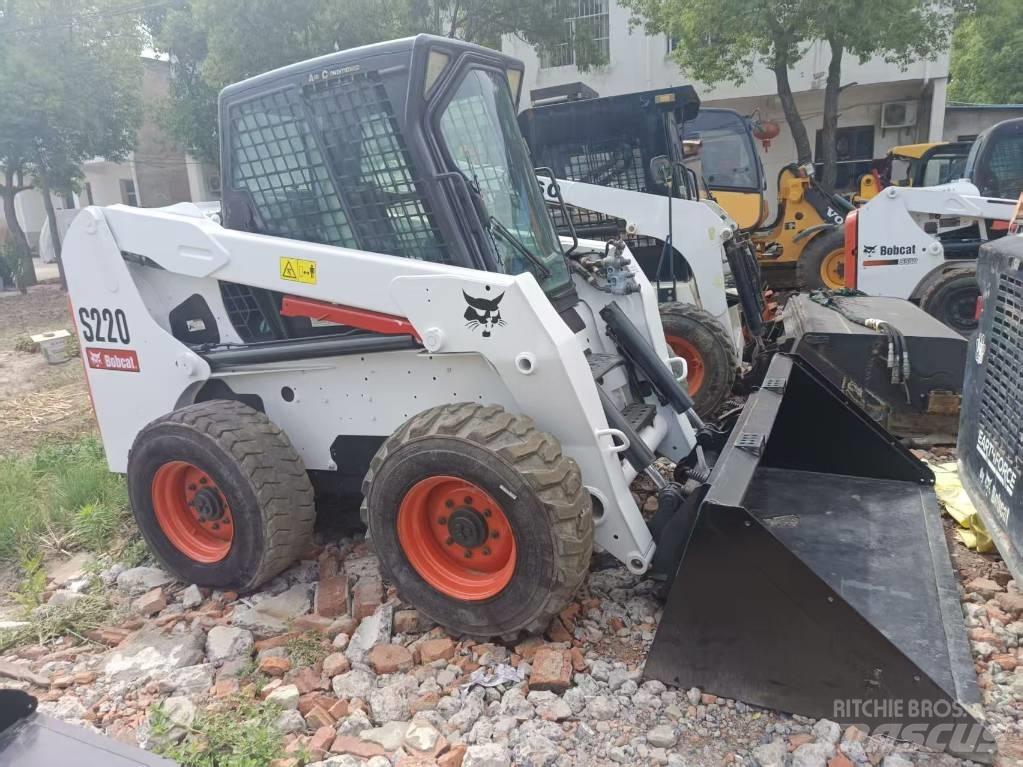 Bobcat S 220 Kompaktrakodók