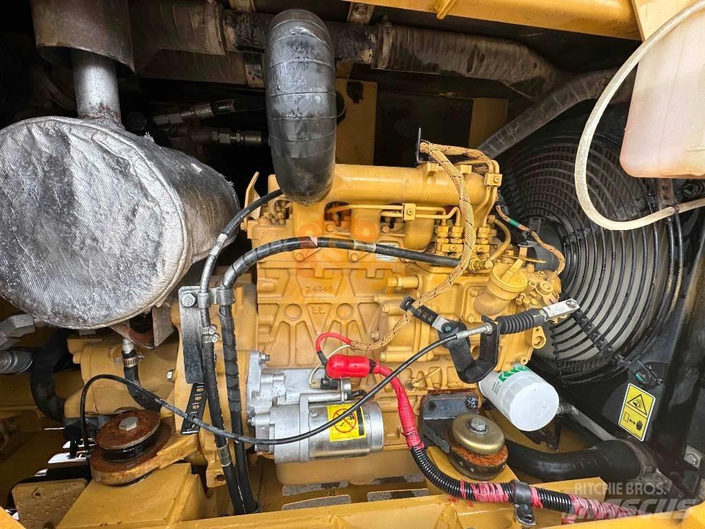 CAT 305.5E2 Lánctalpas kotrók