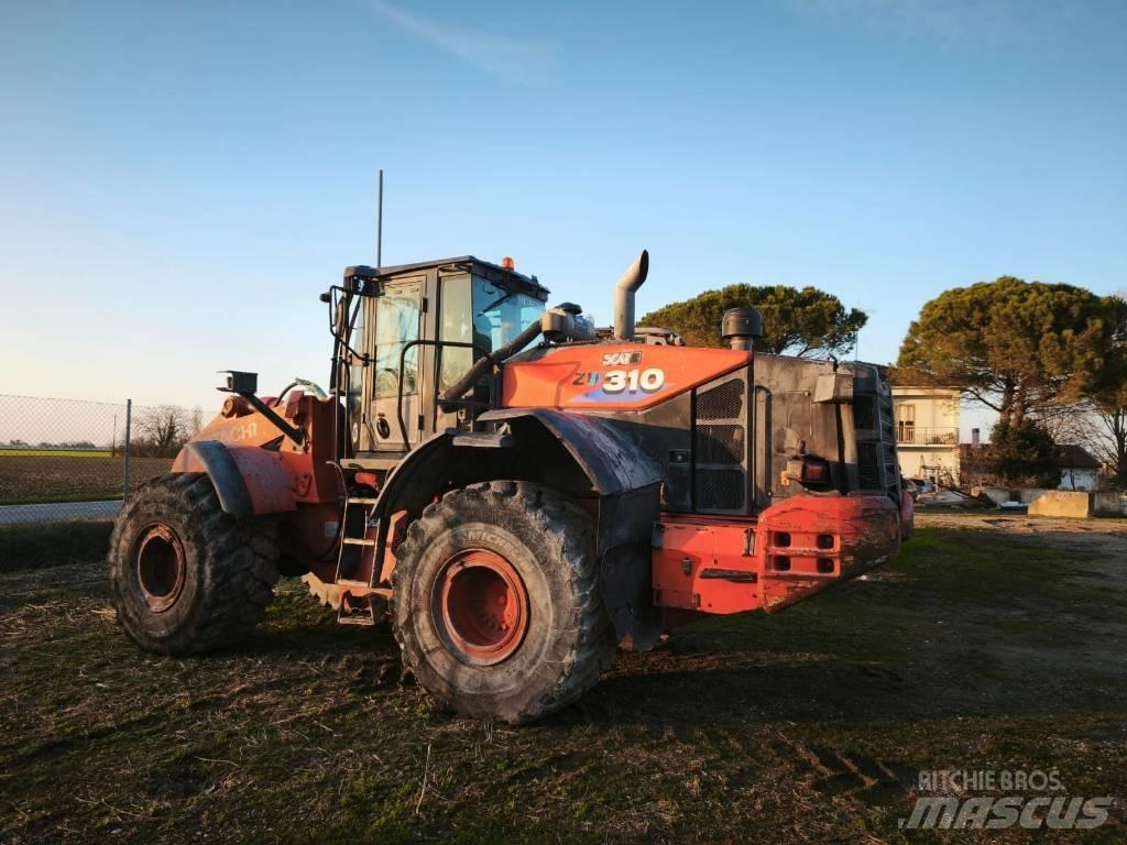 Hitachi ZW 310-6 Gumikerekes homlokrakodók