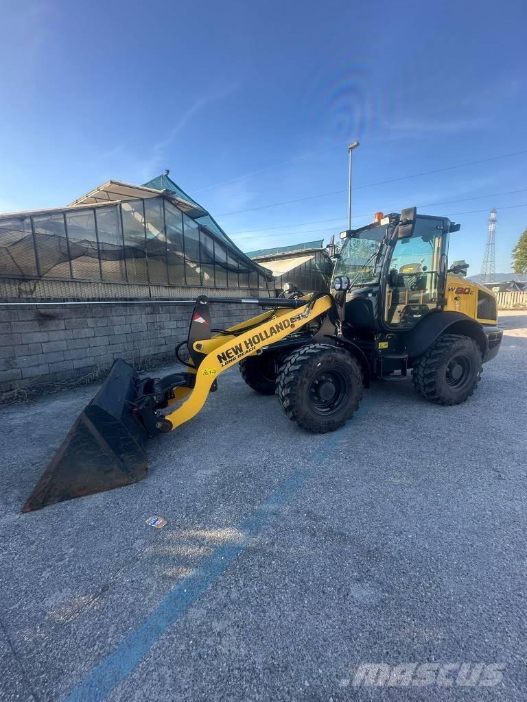 New Holland W 80 C Gumikerekes homlokrakodók