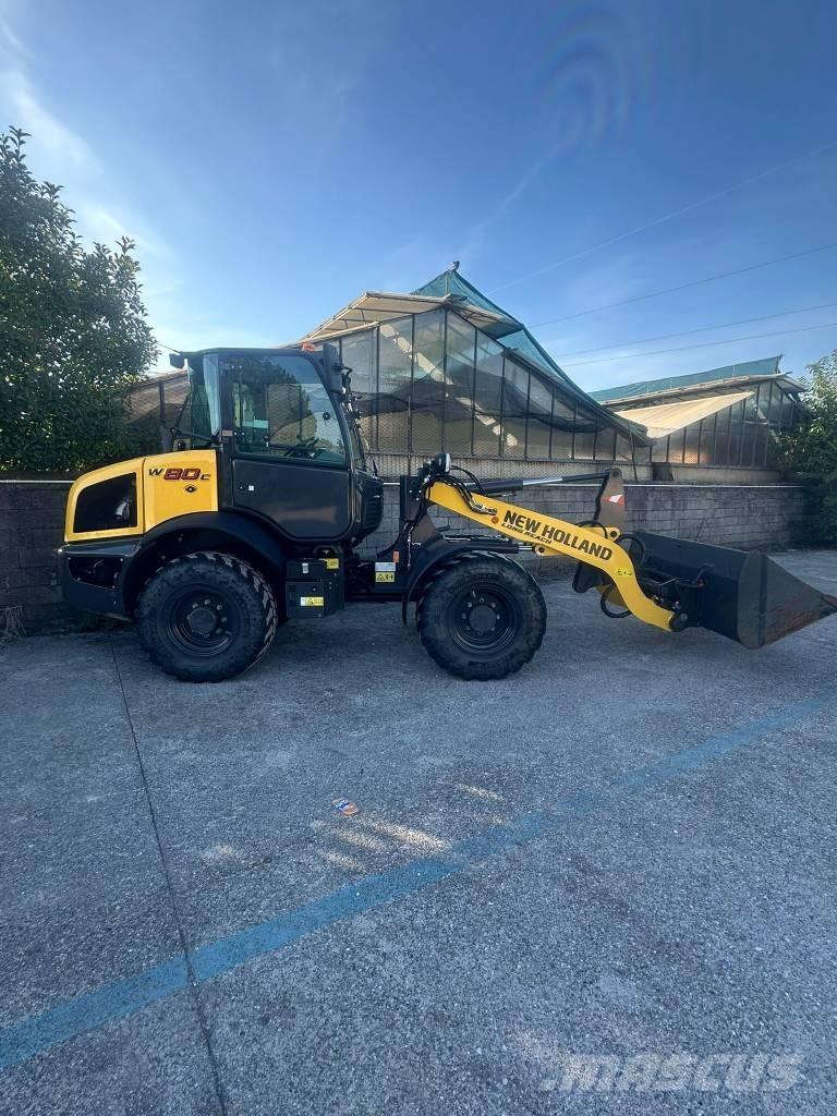 New Holland W 80 C Gumikerekes homlokrakodók