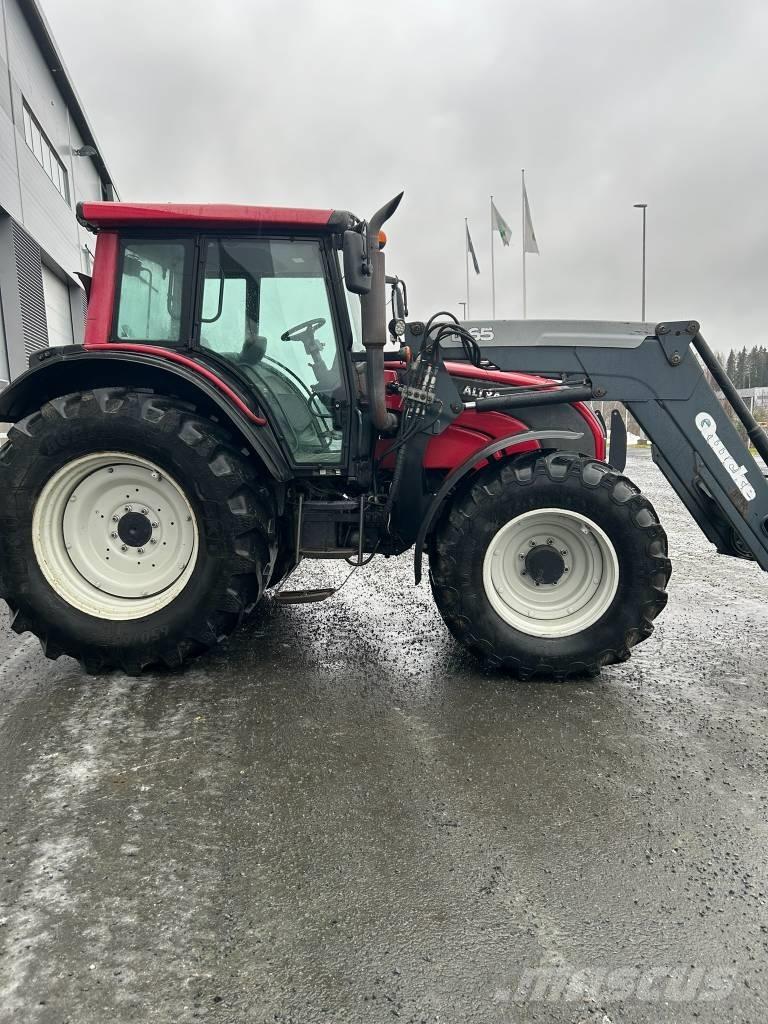Valtra N141 Advance Traktorok