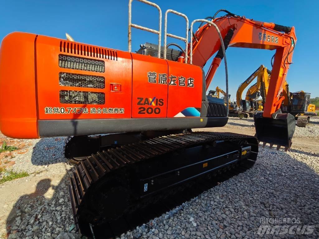 Hitachi ZX 200 Lánctalpas kotrók