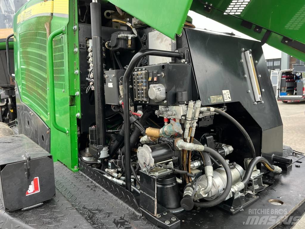John Deere 1070E Betakarítók