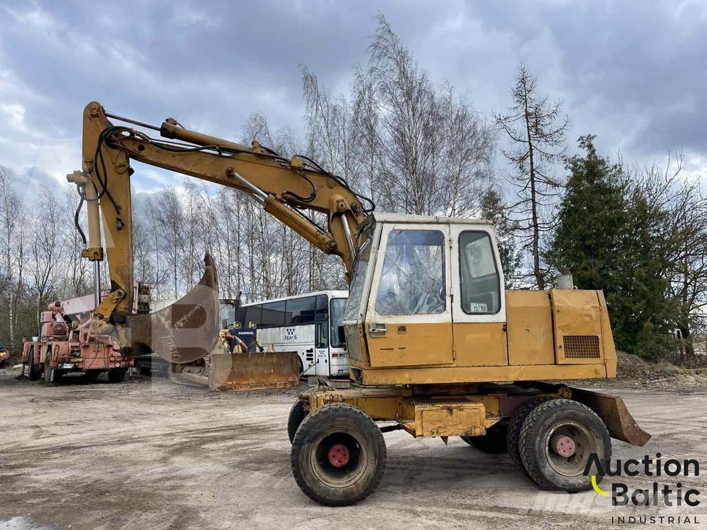 Liebherr A 900 C Gumikerekes kotrók