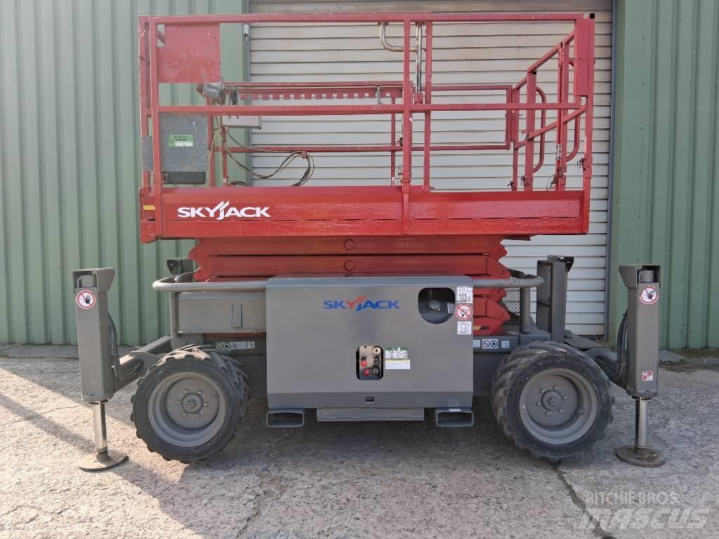 SkyJack SJ 6832 RT Ollós emelők