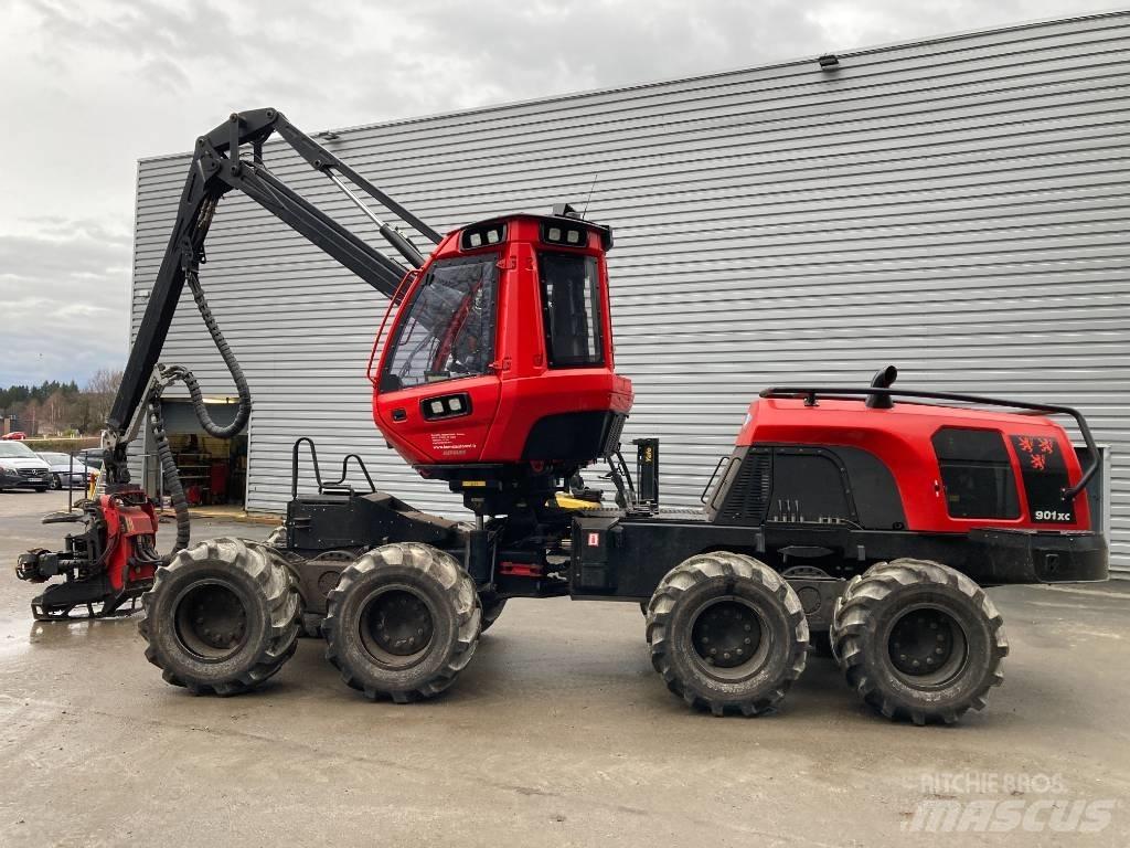 Komatsu 901 XC Betakarítók