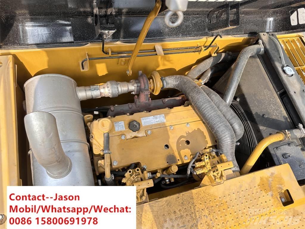 CAT 320D2 Lánctalpas kotrók