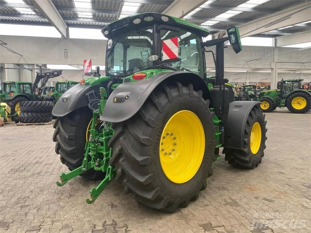John Deere 6R 215 Traktorok