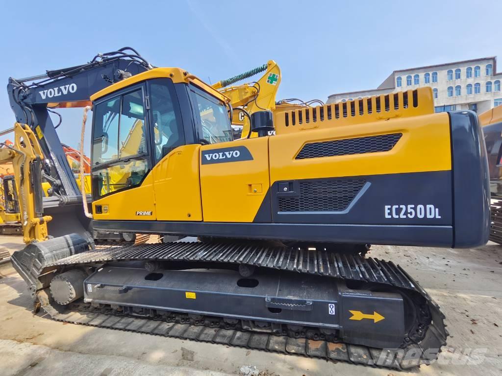 Volvo EC 250 D L Lánctalpas kotrók