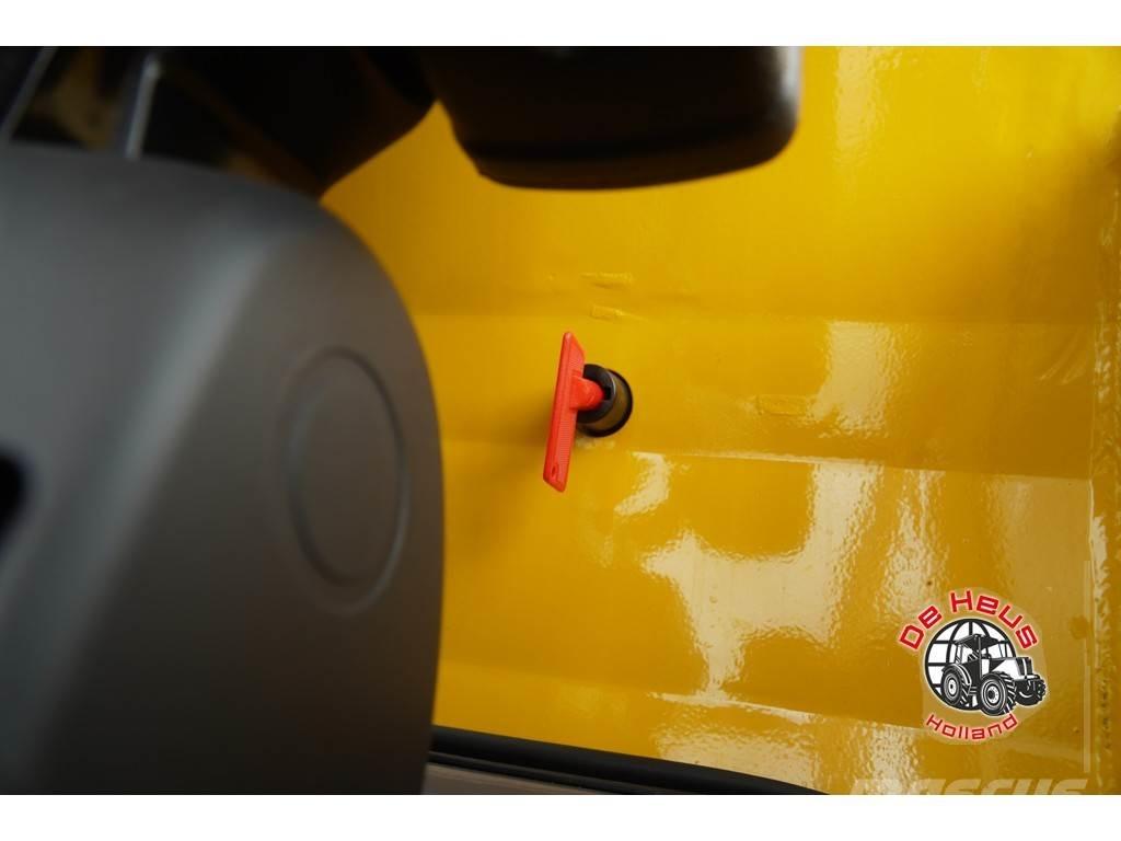 Eurotrac W11 Gumikerekes homlokrakodók