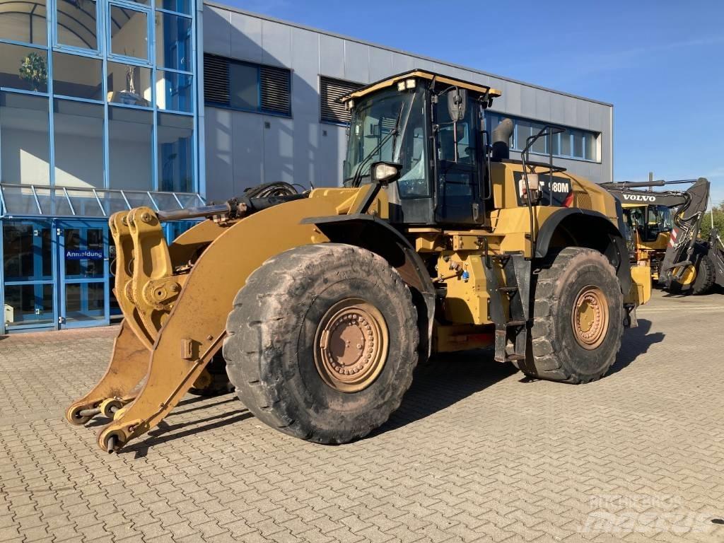 CAT 980 M Gumikerekes homlokrakodók