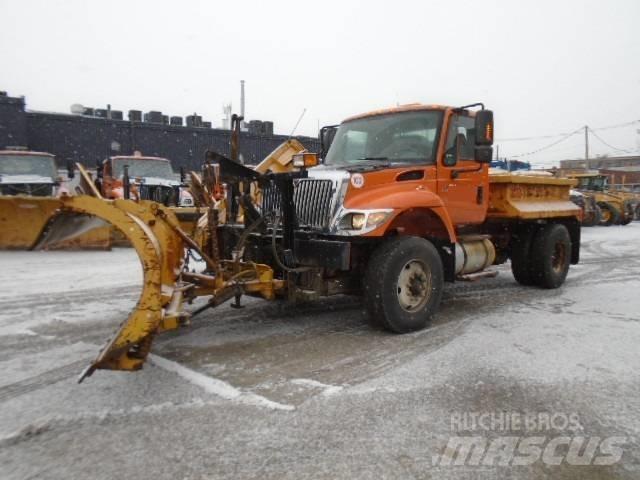 International 7400 Hóeltakarítók