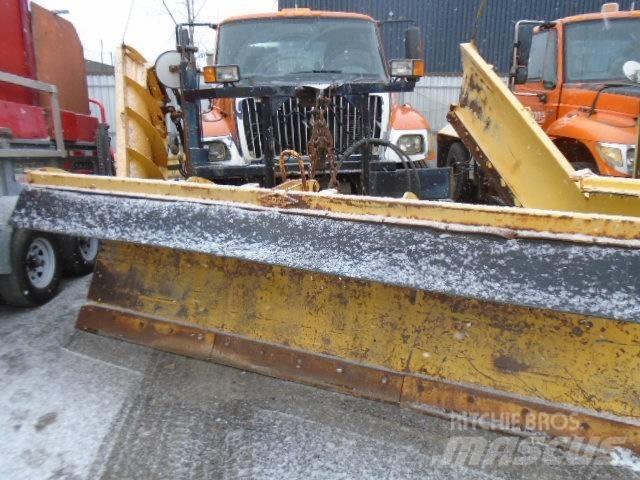 International 7400 Hóeltakarítók