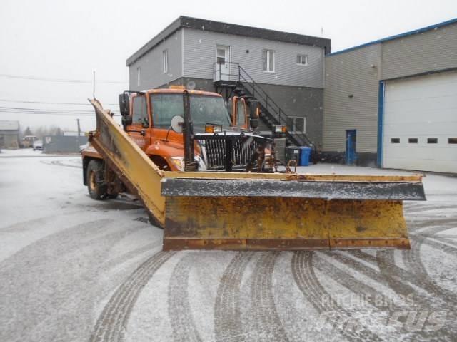 International 7400 Hóeltakarítók