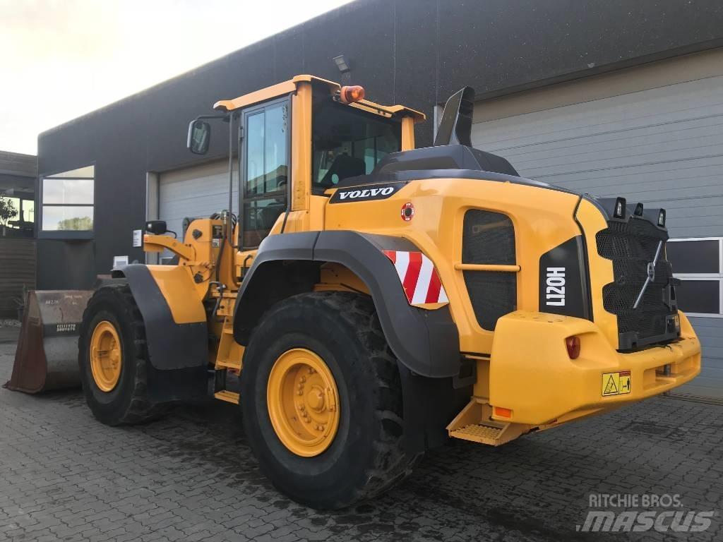 Volvo L120H Gumikerekes homlokrakodók
