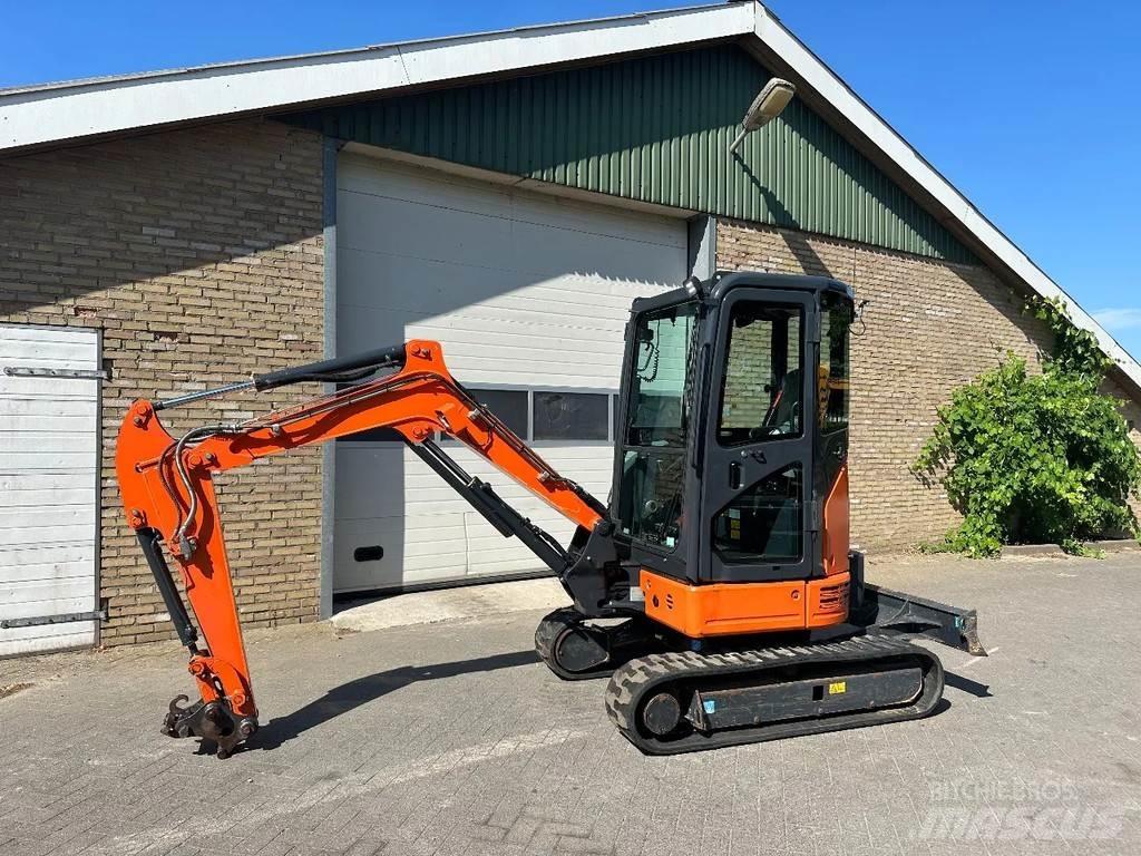 Hitachi ZX26U-6CR Mini kotrók < 7t