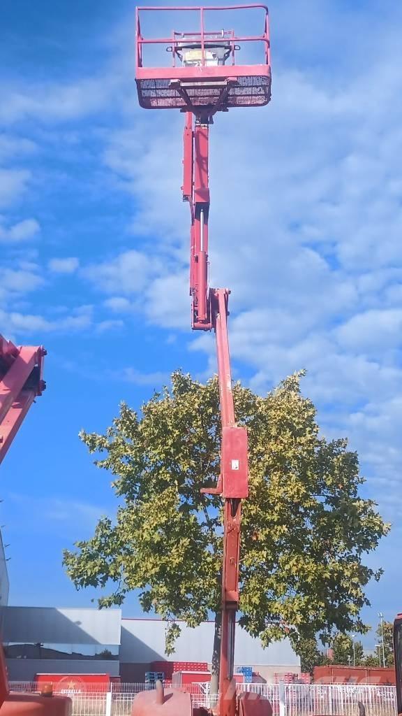 JLG 450 AJS II Karos emelők
