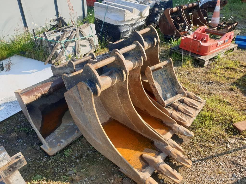 Komatsu PW118MR-11 Gumikerekes kotrók