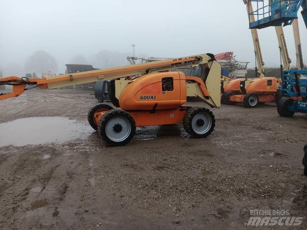 JLG 600AJ Karos emelők
