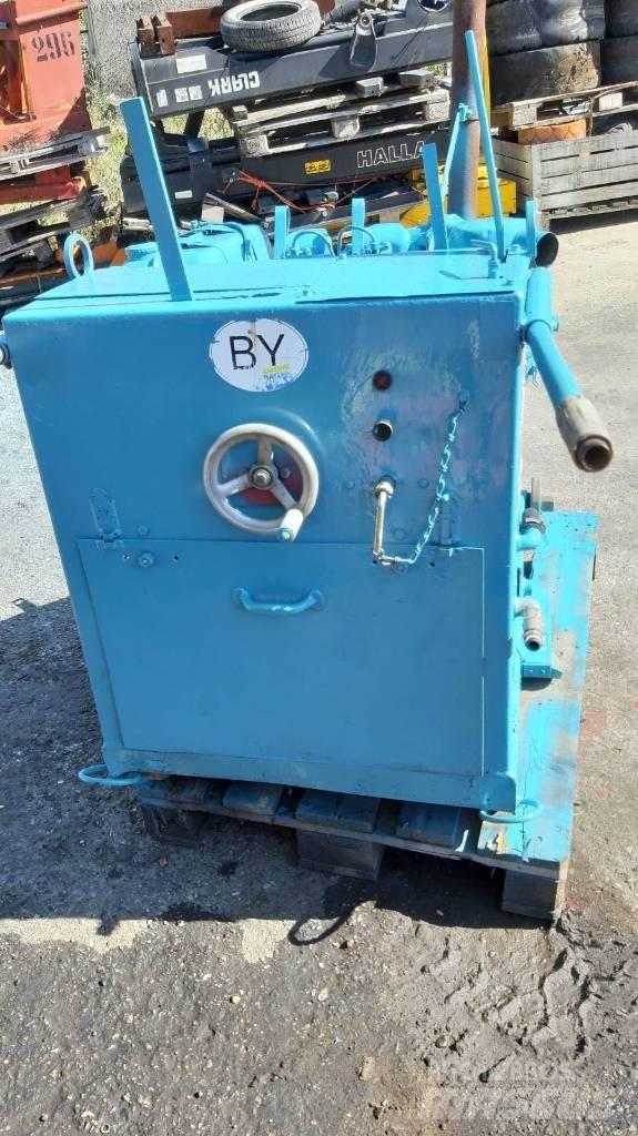 Hanix 32 HP Építőipar - Egyebek