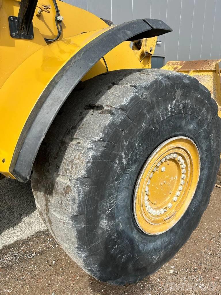 CAT 980 M Gumikerekes homlokrakodók