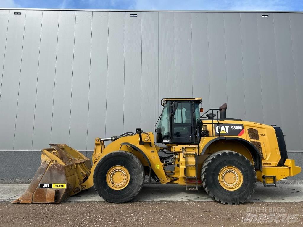 CAT 980 M Gumikerekes homlokrakodók