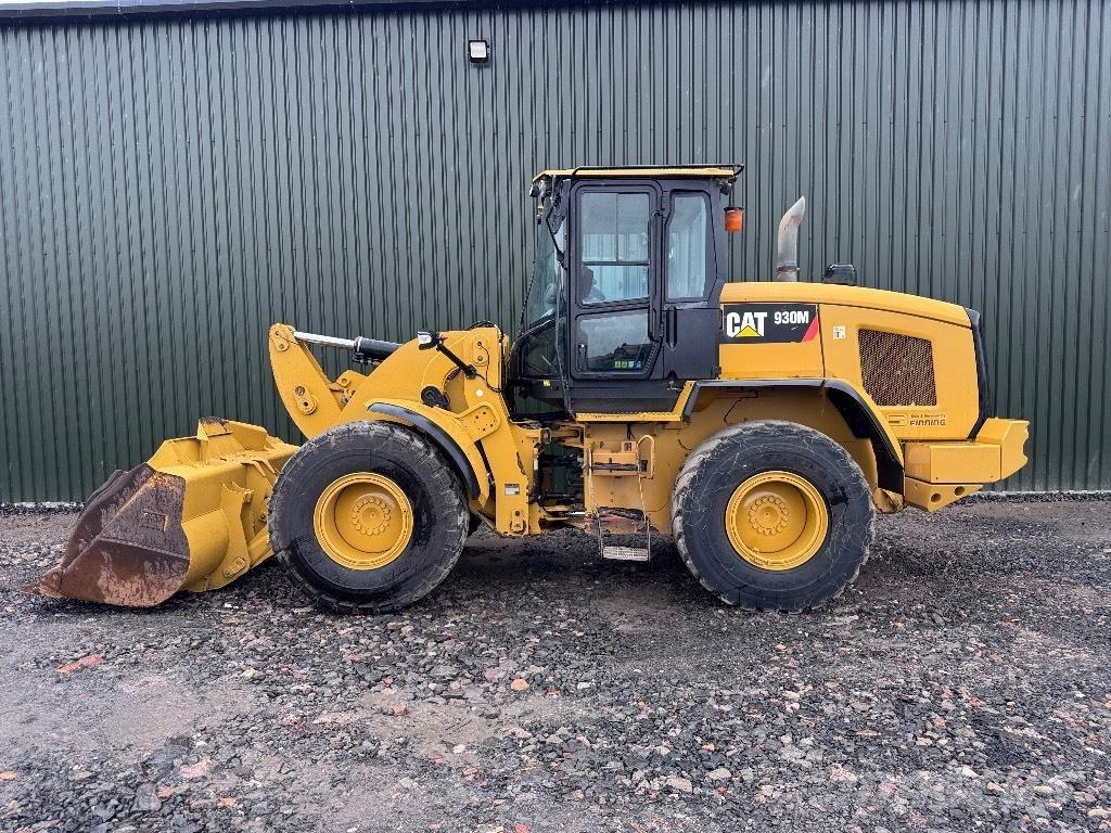 CAT 930 M Gumikerekes homlokrakodók