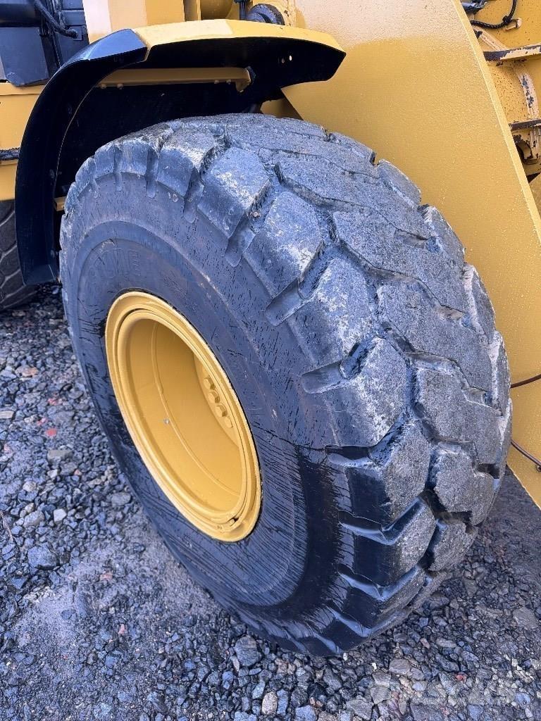CAT 930 M Gumikerekes homlokrakodók